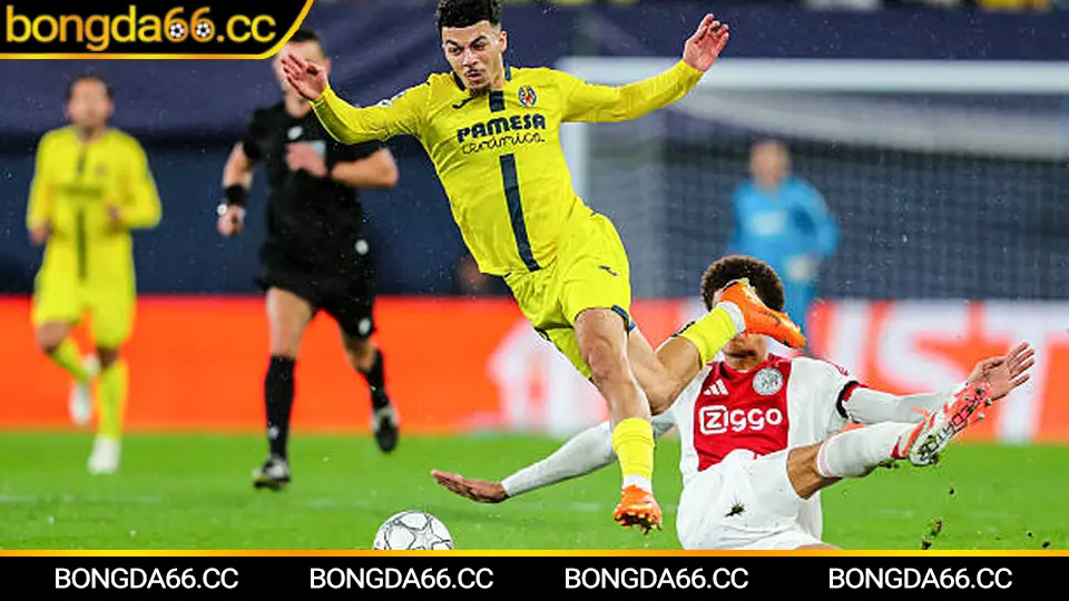 Không khí sân Olimpico rực lửa khi AS Roma thi đấu đỉnh cao